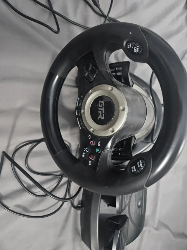 Volante GTR con pedales