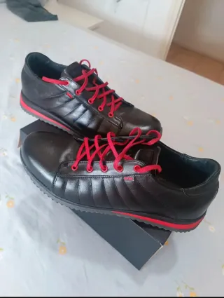 Zapatos Lee Cooper Talla 44 Negros con Rojo