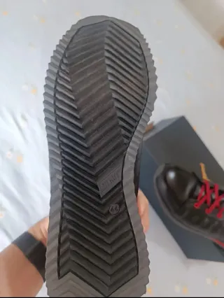 Zapatos Lee Cooper Talla 44 Negros con Rojo