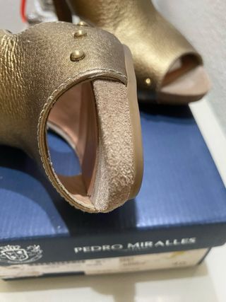 Sandalias Pedro Miralles Doradas Tacón