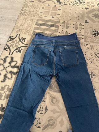Pantalón vaquero y legging maternidad