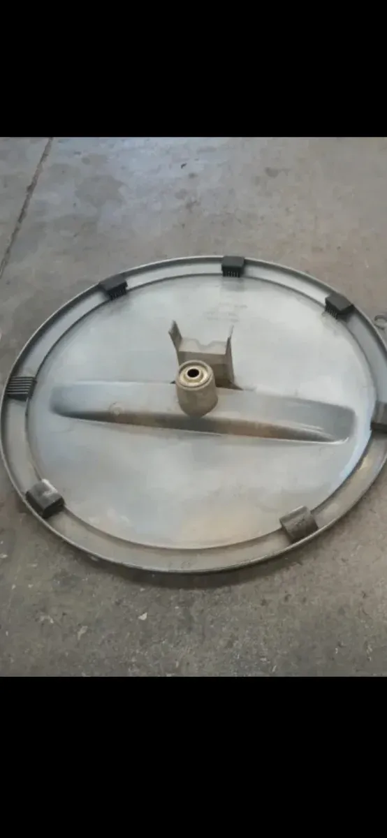 Tapa rueda repuesto suzuki jimny