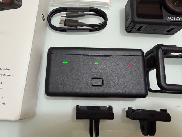 DJI Osmo Action 5 Pro Adventure Combo