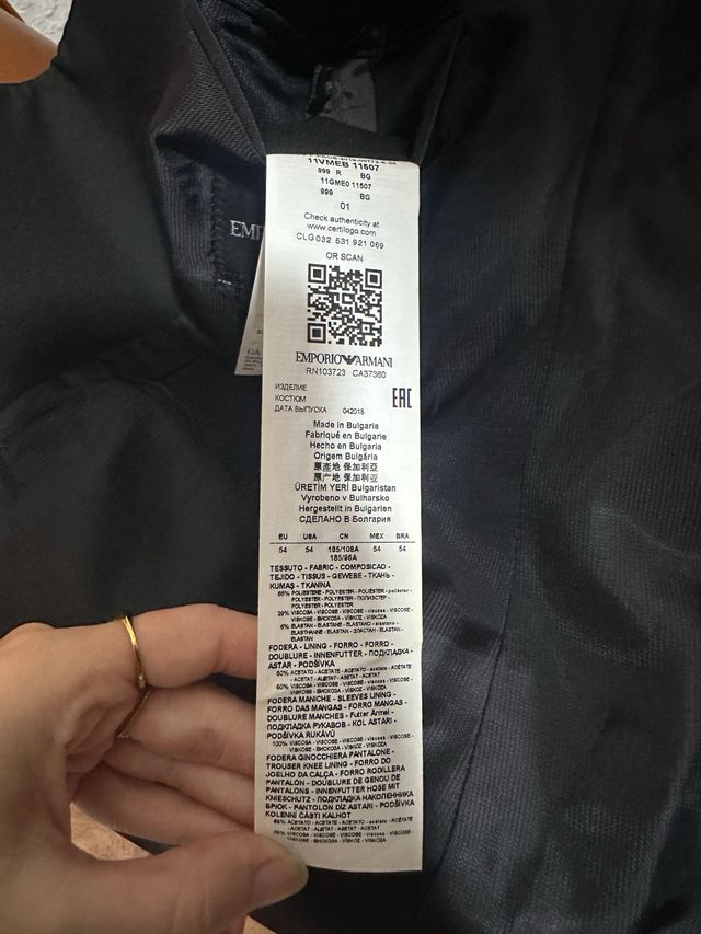 Traje Armani Negro Talla M + Camisa y Corbata