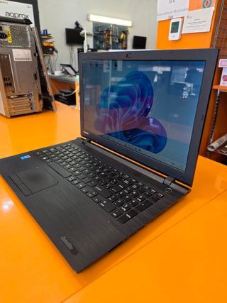 Portátil Toshiba i3 12GB RAM SSD 240GB