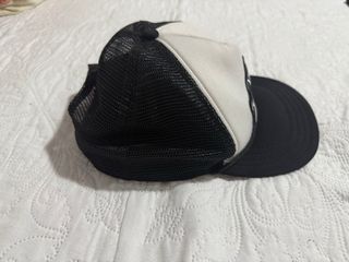 Gorra Vans Trucker Blanca y Negra regulable