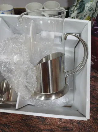 Juego de té. Le falta la tapa a la tetera