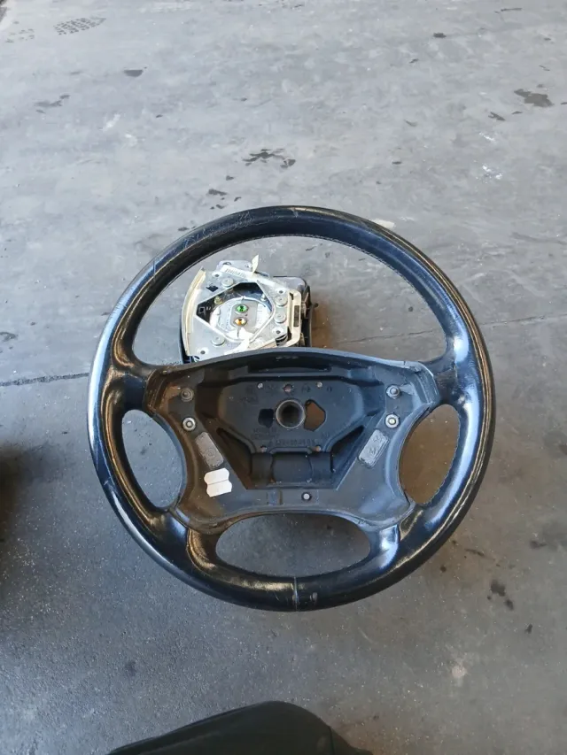 Volante Mercedes C220 W203
