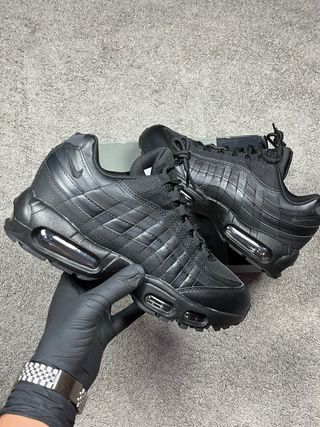 Nike Air Max 95 Triple Black Talla 42