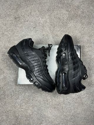 Nike Air Max 95 Triple Black Talla 42