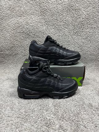 Nike Air Max 95 Triple Black Talla 42