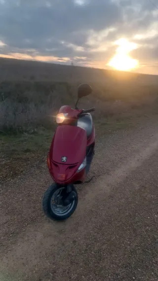 Peugeot Zenith Scooter Rojo
