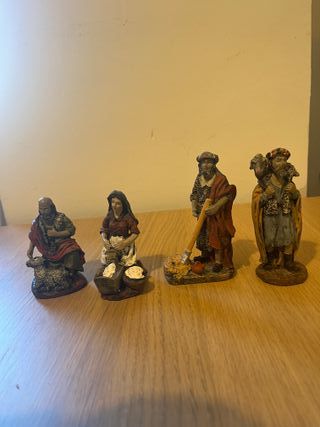 4 Figuras Belén Resina nacimiento