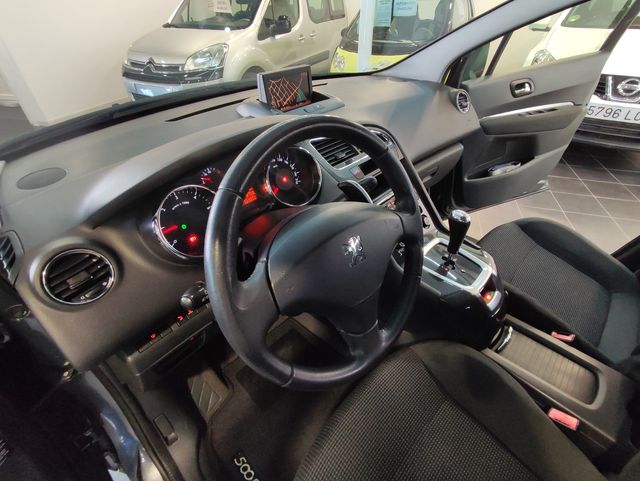 Peugeot 5008 Allure 1.6 e-HDI 112 FAP CMP B.Lion