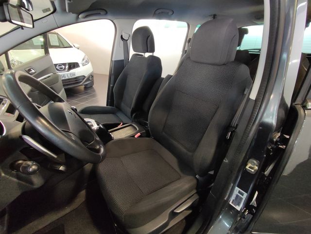 Peugeot 5008 Allure 1.6 e-HDI 112 FAP CMP B.Lion