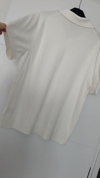 Polos H&M  blancos y verdes oliva.