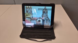 Tablet BQ Curie + funda, cargador y microSD