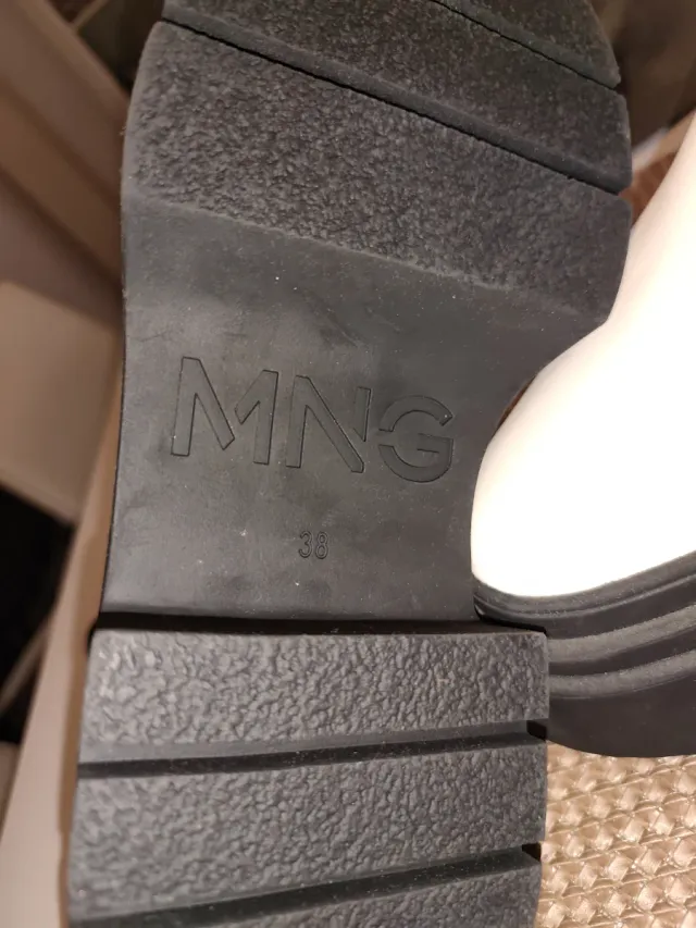 Botins Mango Bege e Preto