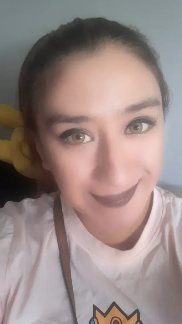 Busco empleo de cuidadora, niñera  o limpieza