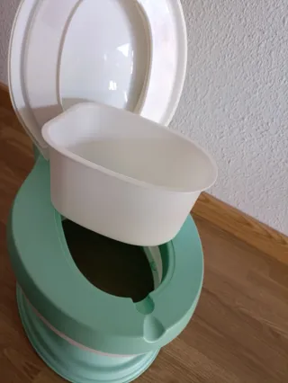 Orinal infantil con forma de váter