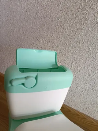 Orinal infantil con forma de váter