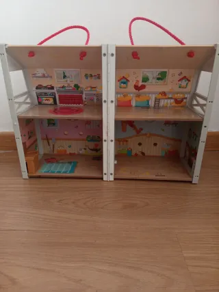 Casa de muñecas de madera
