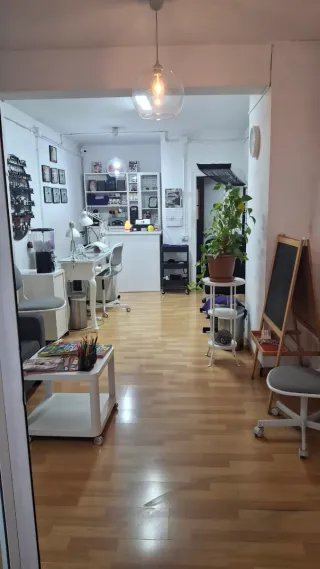 Traspaso local de uñas