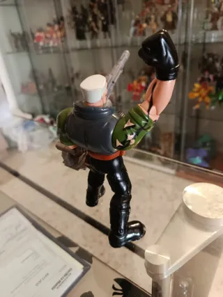 Figura Pequeños Guerreros