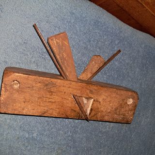 antiguo cepillo de carpintero acalanador