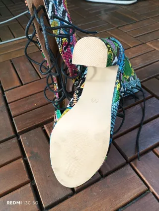 Botines tacón estampado serpiente núm 39