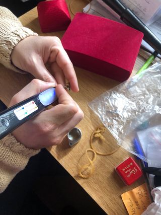 Anillo Oro 18k 2 Zafiros y Diamantes