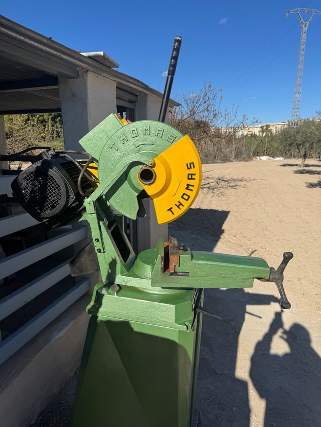 Ingletadora tronzadora THOMAS