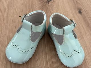 Zapatos de bebé charol