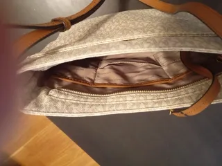 Bolso Michael Kors Kensington Logo Beige