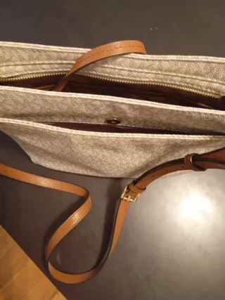 Bolso Michael Kors Kensington Logo Beige