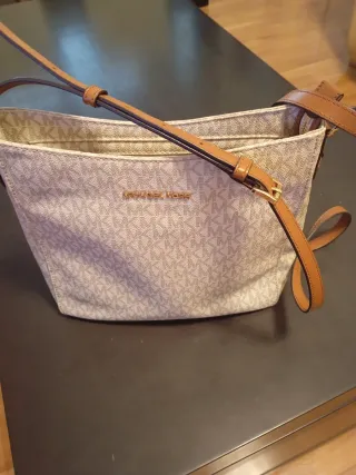 Bolso Michael Kors Kensington Logo Beige