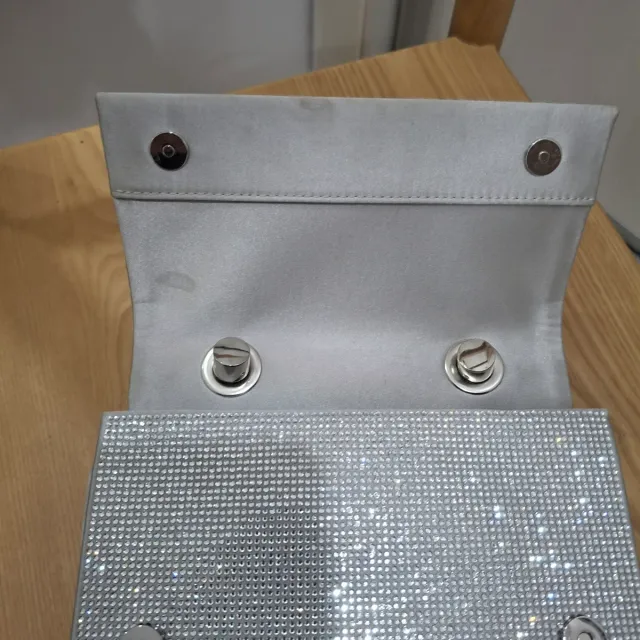 Bolso rígido Zara strass plata