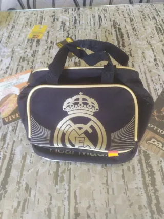 Neceser Real Madrid Hombre Negro y Dorado