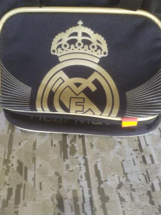 Neceser Real Madrid Hombre Negro y Dorado
