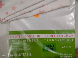 Cuna IKEA dos alturas, opción con sabanas