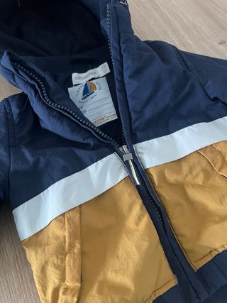 Cazadora bebé azul y mostaza