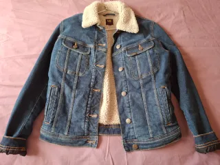 Cazadora vaquera Lee con borreguito