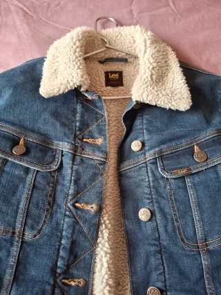 Cazadora vaquera Lee con borreguito
