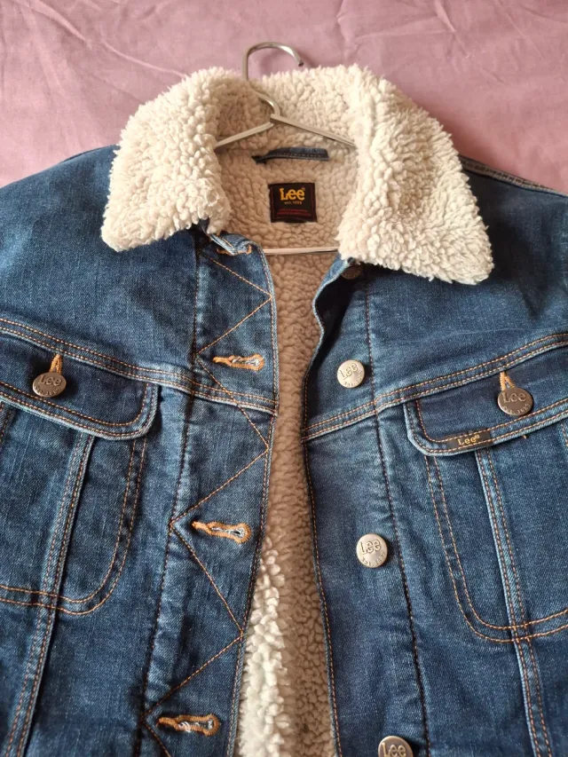 Cazadora vaquera Lee con borreguito