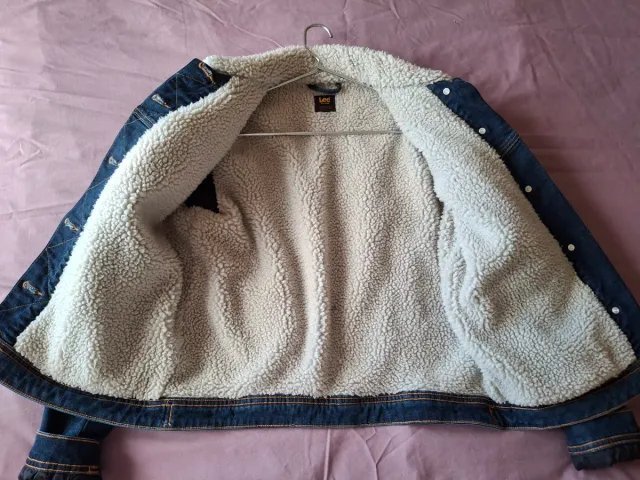 Cazadora vaquera Lee con borreguito