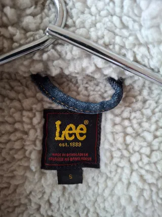 Cazadora vaquera Lee con borreguito