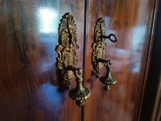 Armario antiguo de madera