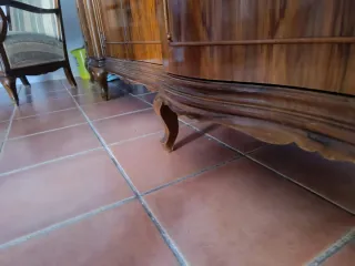 Armario antiguo de madera