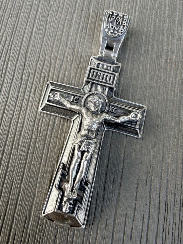 Cruz pectoral ortodoxa de prata escura