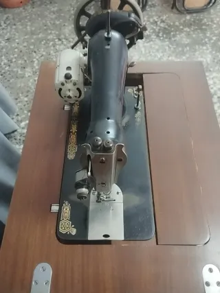 Máquina de coser antigua Hexagon